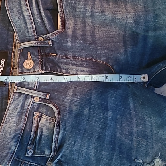 Express jeans size 4, distressed - Picture 5 of 10